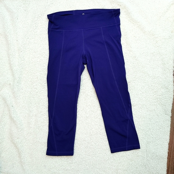 GapFit Capris - Picture 2 of 5